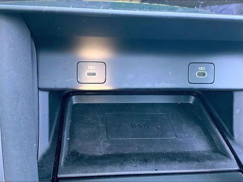 Used 2024 Land Rover Discovery Sport S image 32