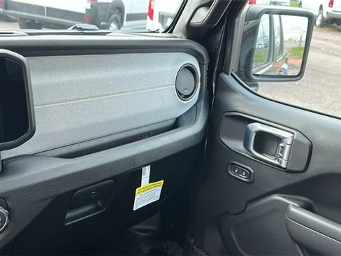 New 2026 Jeep Gladiator Sport image 18
