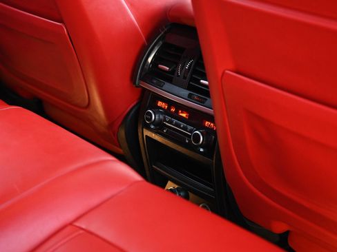 Used 2015 BMW X6 M image 15