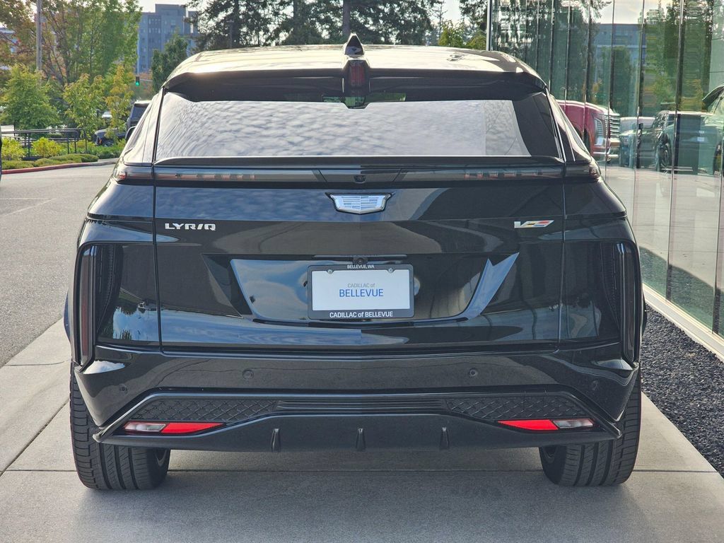 New 2027 Cadillac Lyriq V Premium AWD/4WD image 4