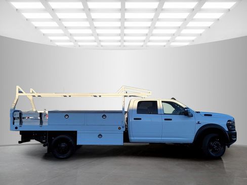 New 2025 RAM 5500 Tradesman AWD/4WD image 3