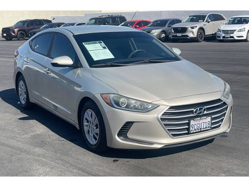 Used 2017 Hyundai Elantra SE FWD image 9