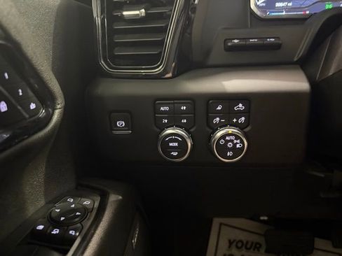 Used 2024 GMC Sierra 2500 AT4 w/ AT4 Premium Plus Package image 16