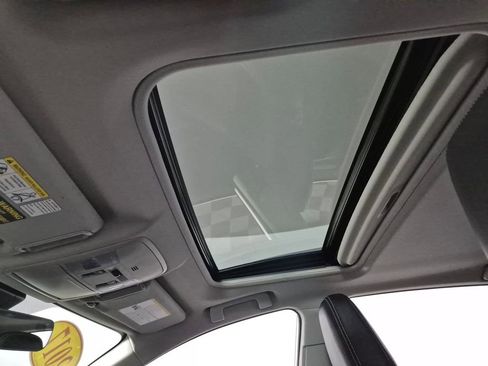 Used 2017 Toyota RAV4 Limited image 22