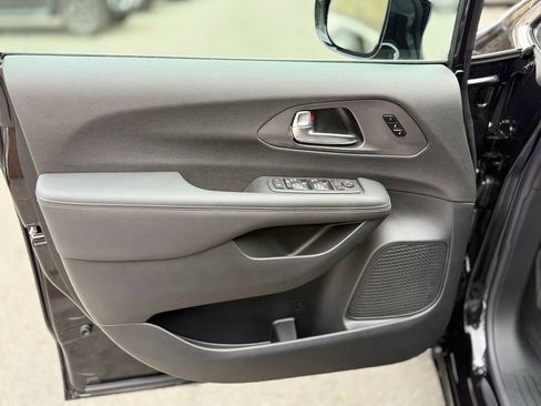 New 2026 Chrysler Pacifica Select image 18