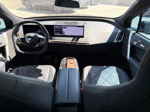 Used 2024 BMW iX xDrive50 w/ Premium Package AWD/4WD image 6