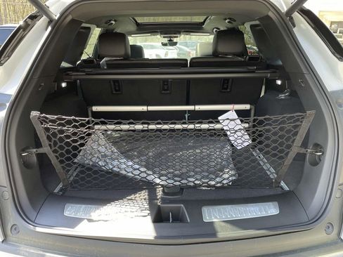 New 2025 Cadillac XT5 Sportv w/ LPO, Onyx Lite Package image 10