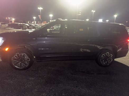 Used 2024 GMC Yukon XL Denali Ultimate image 4