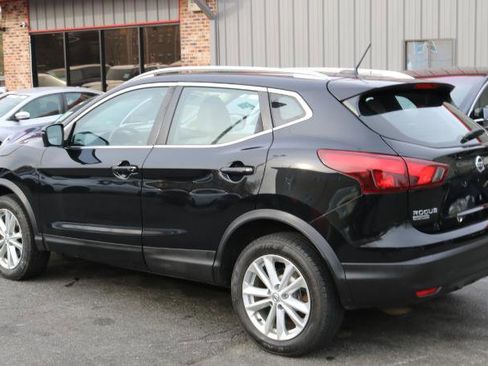 Used 2017 Nissan Rogue Sport SV w/ SV Premium Package image 5