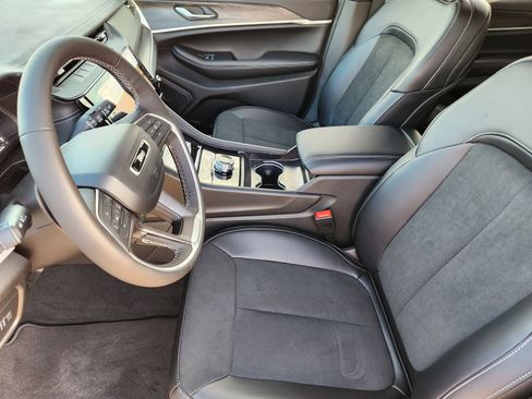 New 2026 Jeep Grand Cherokee L 2WD image 20