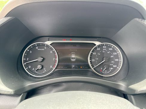Used 2025 Nissan Sentra SV FWD image 10