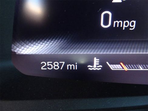 Certified 2025 Cadillac CT4 V w/ LPO, Bronce Accent Package image 20