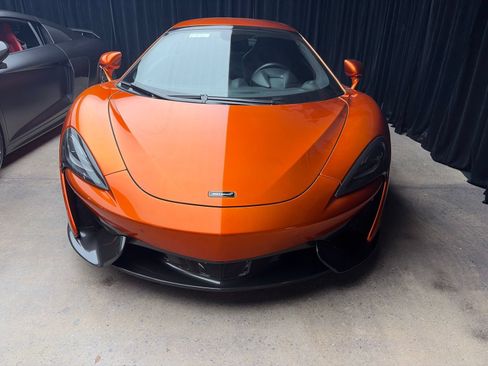 Used 2019 McLaren 570S Spider RWD image 1
