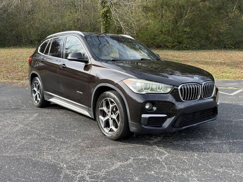 Used 2017 BMW X1 xDrive28i AWD/4WD image 1