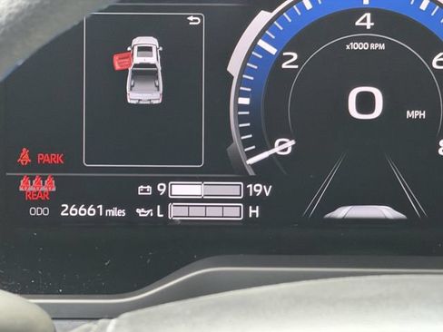 Used 2025 Toyota Tundra Platinum AWD/4WD image 14