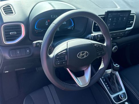 New 2025 Hyundai Venue SEL image 15