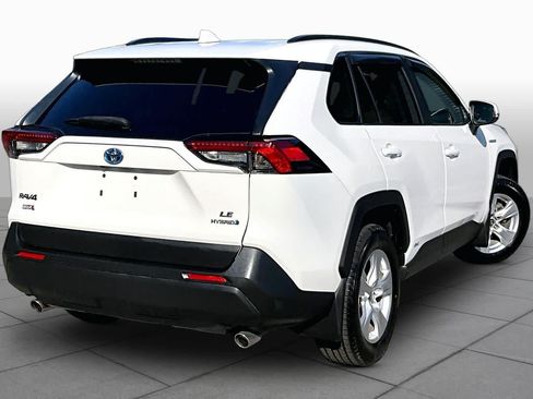 Used 2019 Toyota RAV4 LE w/ Carpet Mat Package AWD/4WD image 13
