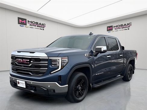 Used 2022 GMC Sierra 1500 SLT w/ SLT Convenience Package image 3