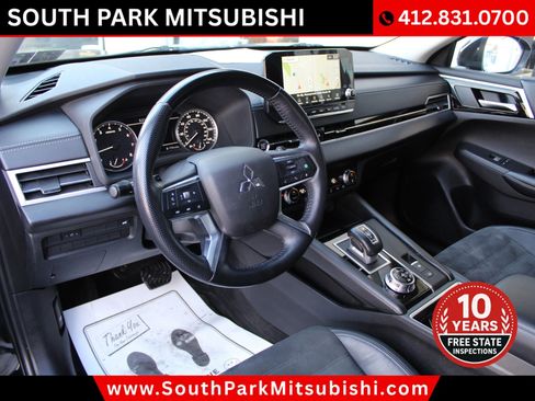 Used 2022 Mitsubishi Outlander SE image 11