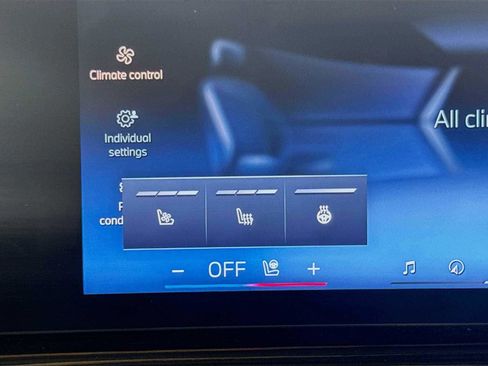 Used 2025 BMW X7 xDrive40i image 46