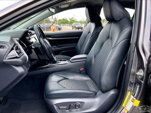 Used 2019 Toyota Camry SE image 8