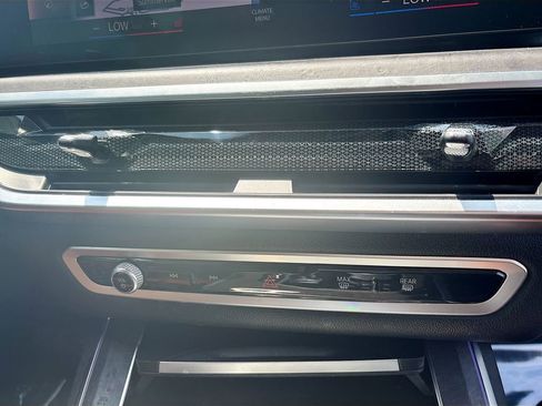 Used 2023 BMW X7 xDrive40i w/ Executive Package AWD/4WD image 35