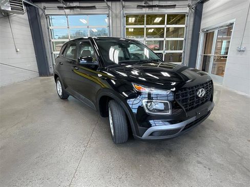 Used 2021 Hyundai Venue SE image 7
