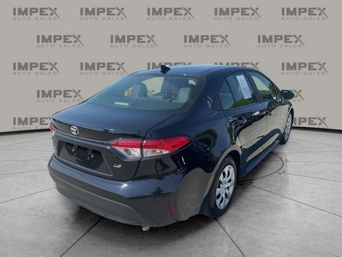 Used 2025 Toyota Corolla LE w/ Convenience Package FWD image 5