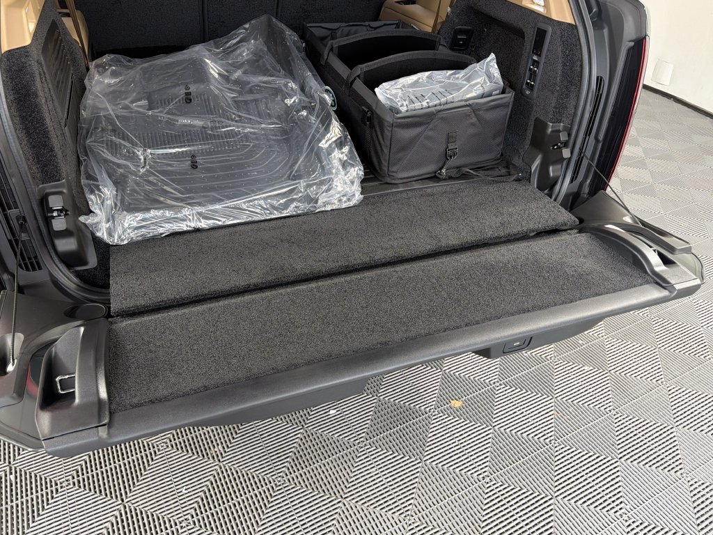 New 2027 Land Rover Range Rover Long Wheelbase SE AWD/4WD image 8