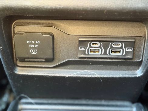 Used 2023 Jeep Grand Cherokee L Limited AWD/4WD image 18