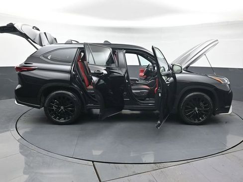 Certified 2025 Toyota Highlander XSE image 60