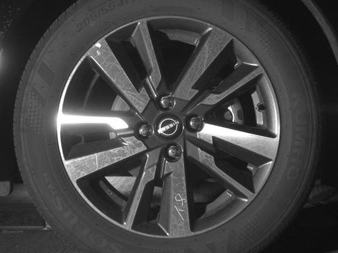 Used 2025 Nissan Versa SV image 13