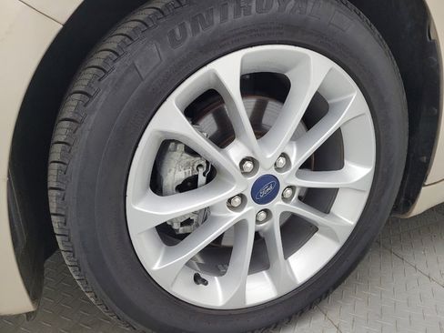 Used 2019 Ford Fusion SE image 31