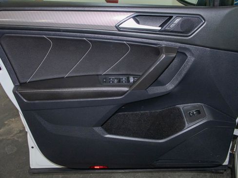 Used 2022 Volkswagen Tiguan SE image 10