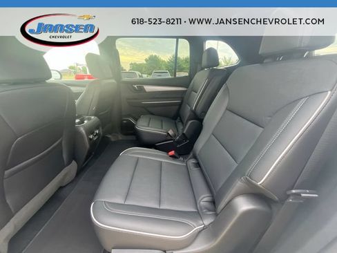 Used 2025 Buick Enclave Preferred FWD image 24