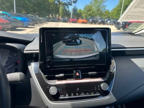 Used 2025 Toyota Corolla LE FWD image 20