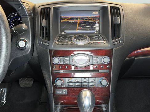 Used 2011 INFINITI G37 Journey w/ Premium Pkg image 15