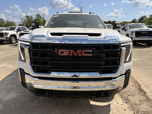 New 2025 GMC Sierra 3500 Pro w/ Convenience Package AWD/4WD image 10