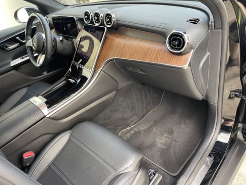 Certified 2025 Mercedes-Benz GLC 300 4MATIC w/ Driver Assistance Package image 48