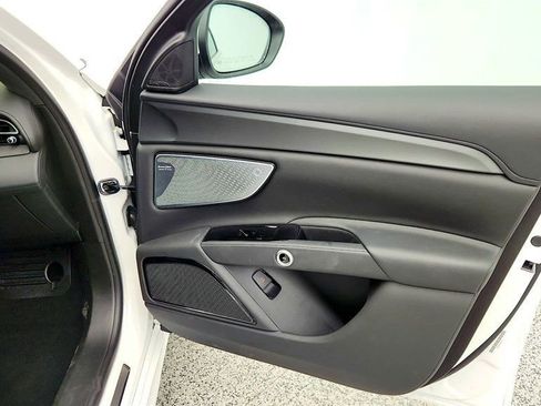 Used 2024 Maserati Grecale GT image 27