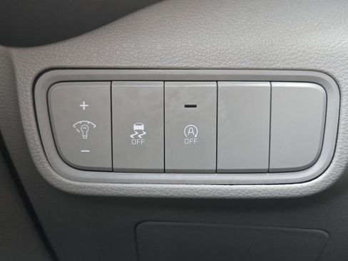 Used 2025 Kia Soul LX image 16