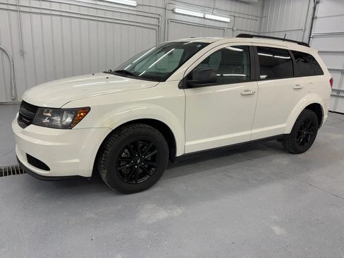 Used 2020 Dodge Journey SE w/ Blacktop Package FWD image 9