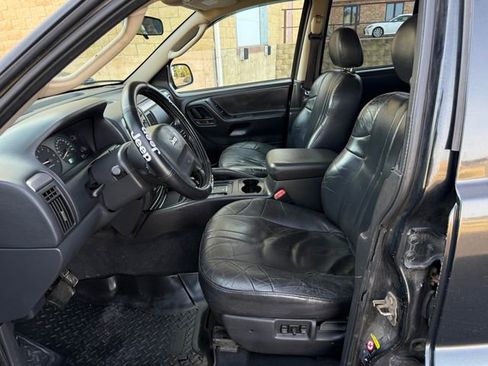 Used 2004 Jeep Grand Cherokee Laredo w/ Tan Your Hide Group image 6
