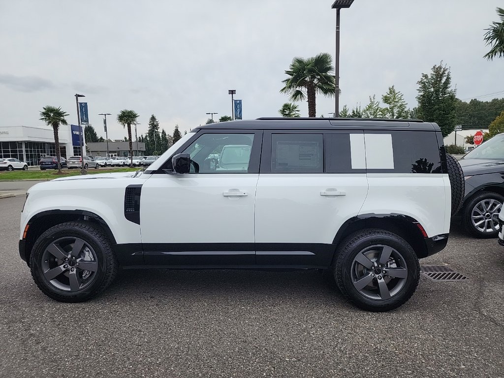New 2026 Land Rover Defender 110 X-Dynamic SE AWD/4WD image 2