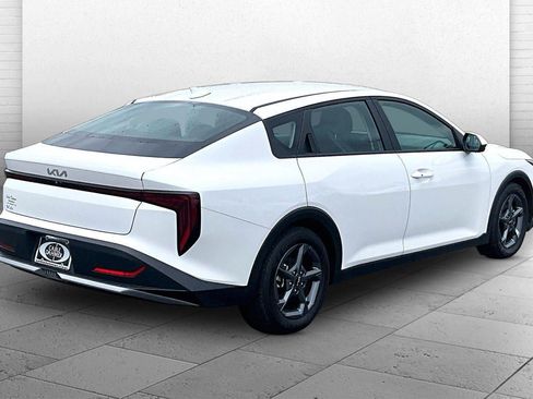 Used 2025 Kia K4 FWD image 13
