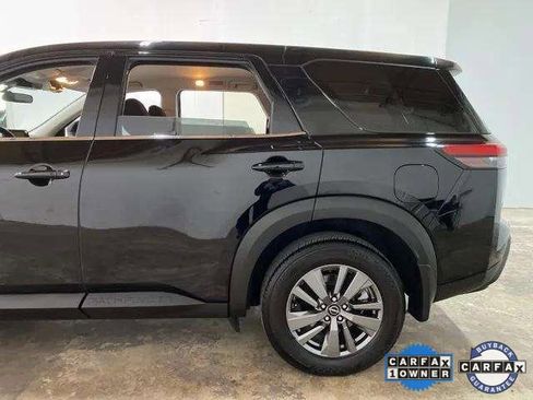 Used 2024 Nissan Pathfinder S image 90