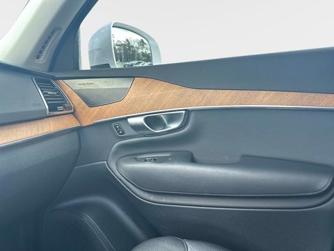 Certified 2023 Volvo XC90 B6 Plus image 22