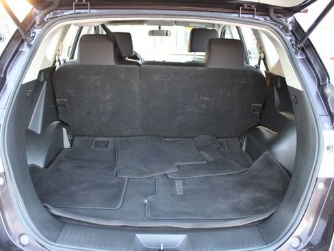 Used 2015 Nissan Rogue S image 9