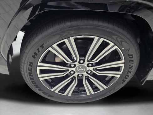 New 2026 Lexus LX 600 4WD w/ Luxury Package image 30