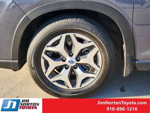 Used 2024 Subaru Forester Premium image 14